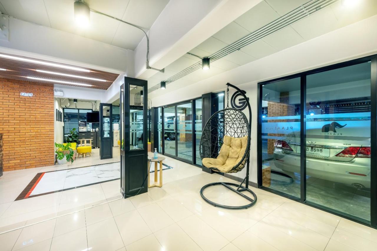 Plaai Play Hotel Rayong Bagian luar foto